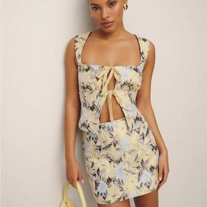 NWT Reformation Azalea top in Madonna